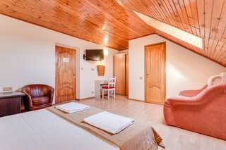 Гостиница Олива Анапа Улучшенный четырехместный номер-4