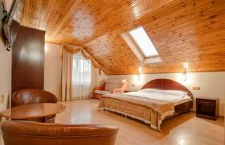 Гостиница Олива Анапа Улучшенный четырехместный номер-10