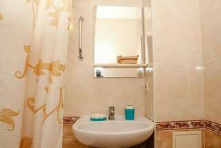 Гостиница Олива Анапа Стандартный четырехместный номер-6