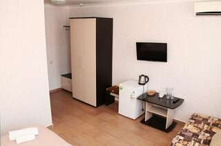 Гостиница Олива Анапа Стандартный четырехместный номер-9