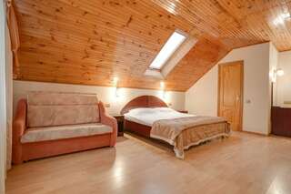 Гостиница Олива Анапа Улучшенный четырехместный номер-9