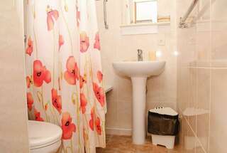 Гостиница Олива Анапа Стандартный четырехместный номер-3