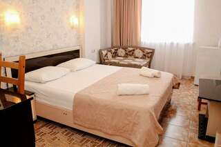 Гостиница Олива Анапа Стандартный четырехместный номер-5