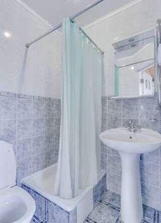 Гостиница Guest house Oliva Анапа Бюджетный двухместный номер с 1 кроватью или 2 отдельными кроватями-7