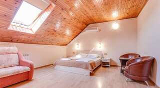 Гостиница Guest house Oliva Анапа Улучшенный двухместный номер с 1 кроватью или 2 отдельными кроватями-3