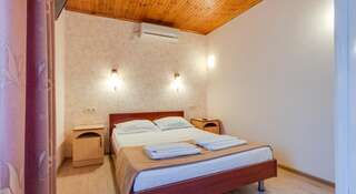 Гостиница Guest house Oliva Анапа Бюджетный двухместный номер с 1 кроватью или 2 отдельными кроватями-4