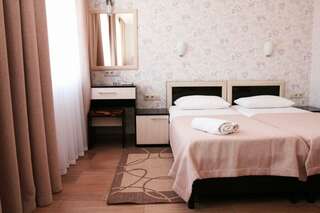 Гостиница Олива Анапа Стандартный четырехместный номер-11