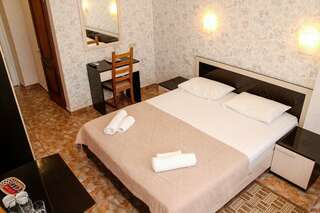 Гостиница Олива Анапа Стандартный четырехместный номер-1